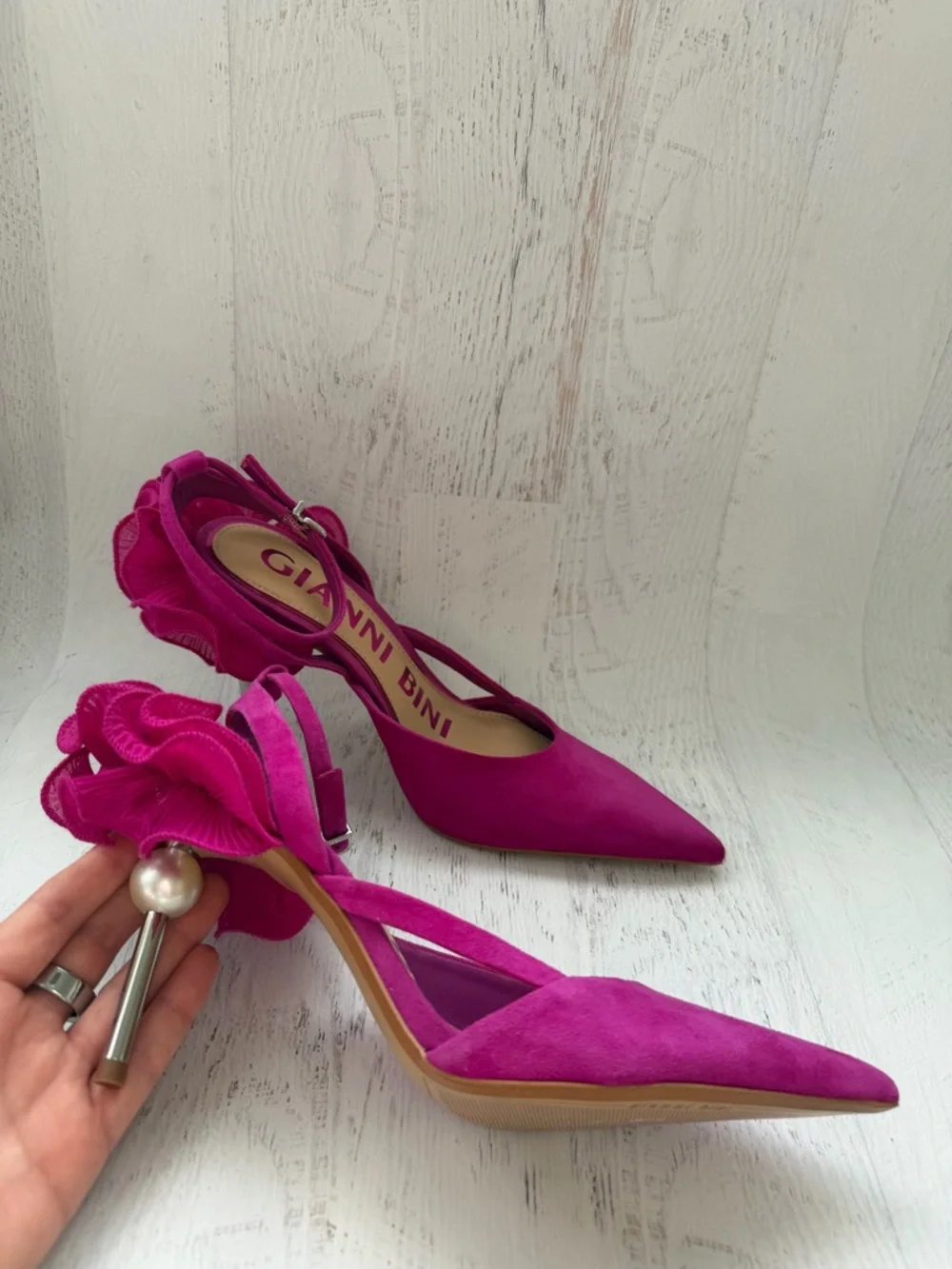 Gianni Bini Bradley Fuchsia Suede Ruffle Pearl Pumps 8M Never worn - Picture 3 of 8